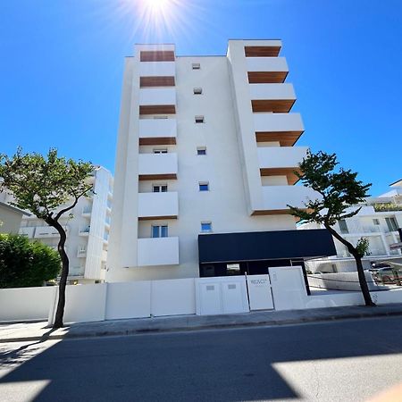 Beach Palace With Small Swimming Pool, Private Beach, Parking ليدو دي يسولو المظهر الخارجي الصورة