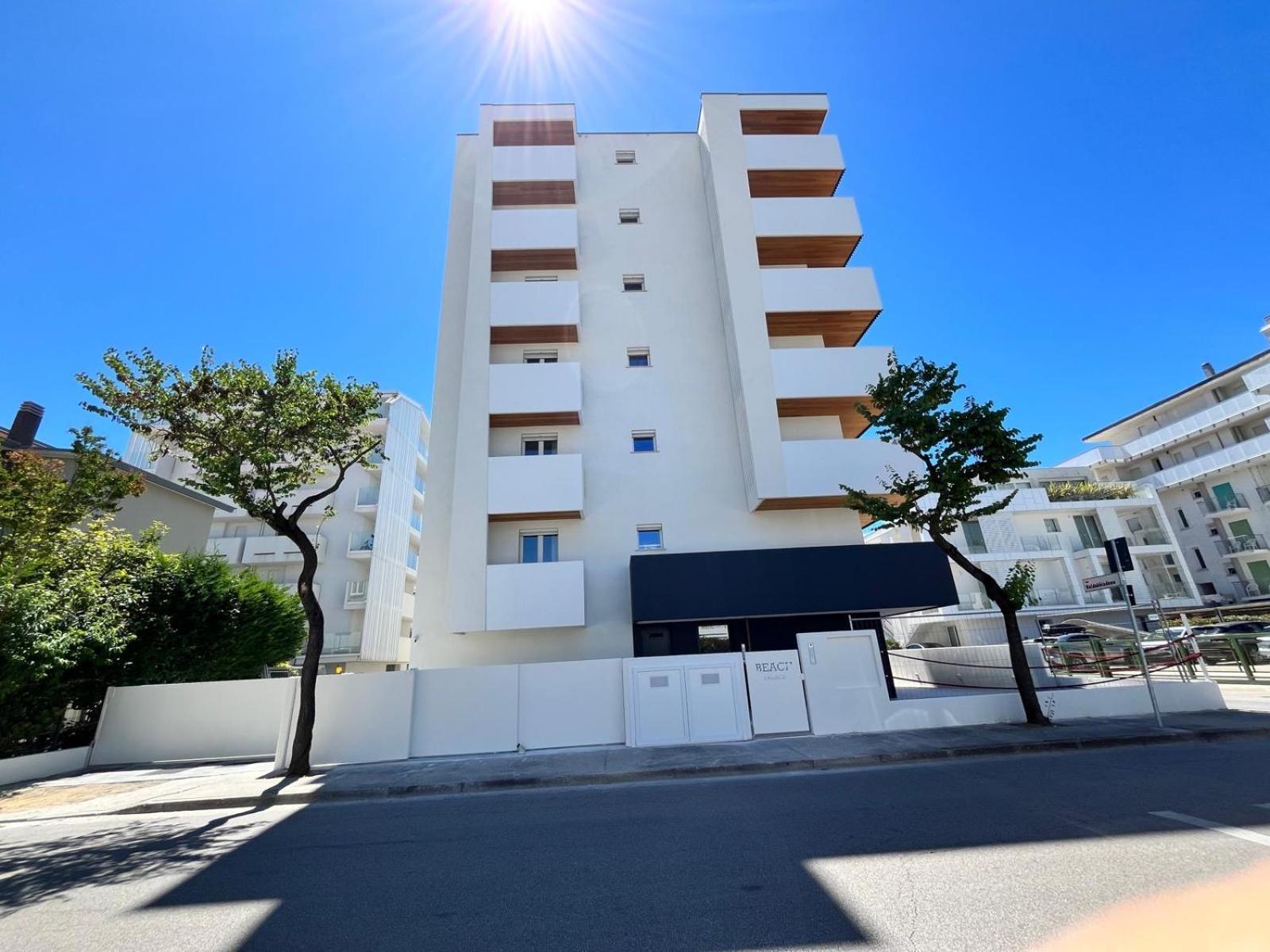 Beach Palace With Small Swimming Pool, Private Beach, Parking ليدو دي يسولو المظهر الخارجي الصورة