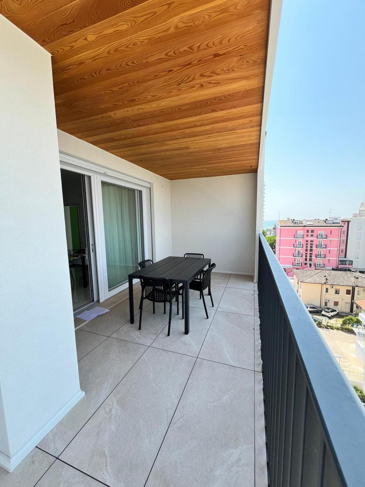 Beach Palace With Small Swimming Pool, Private Beach, Parking ليدو دي يسولو المظهر الخارجي الصورة