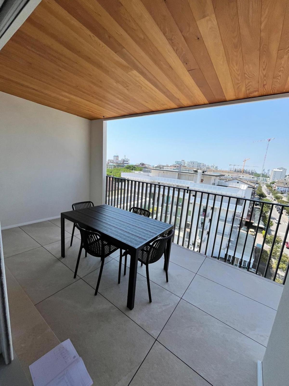 Beach Palace With Small Swimming Pool, Private Beach, Parking ليدو دي يسولو المظهر الخارجي الصورة
