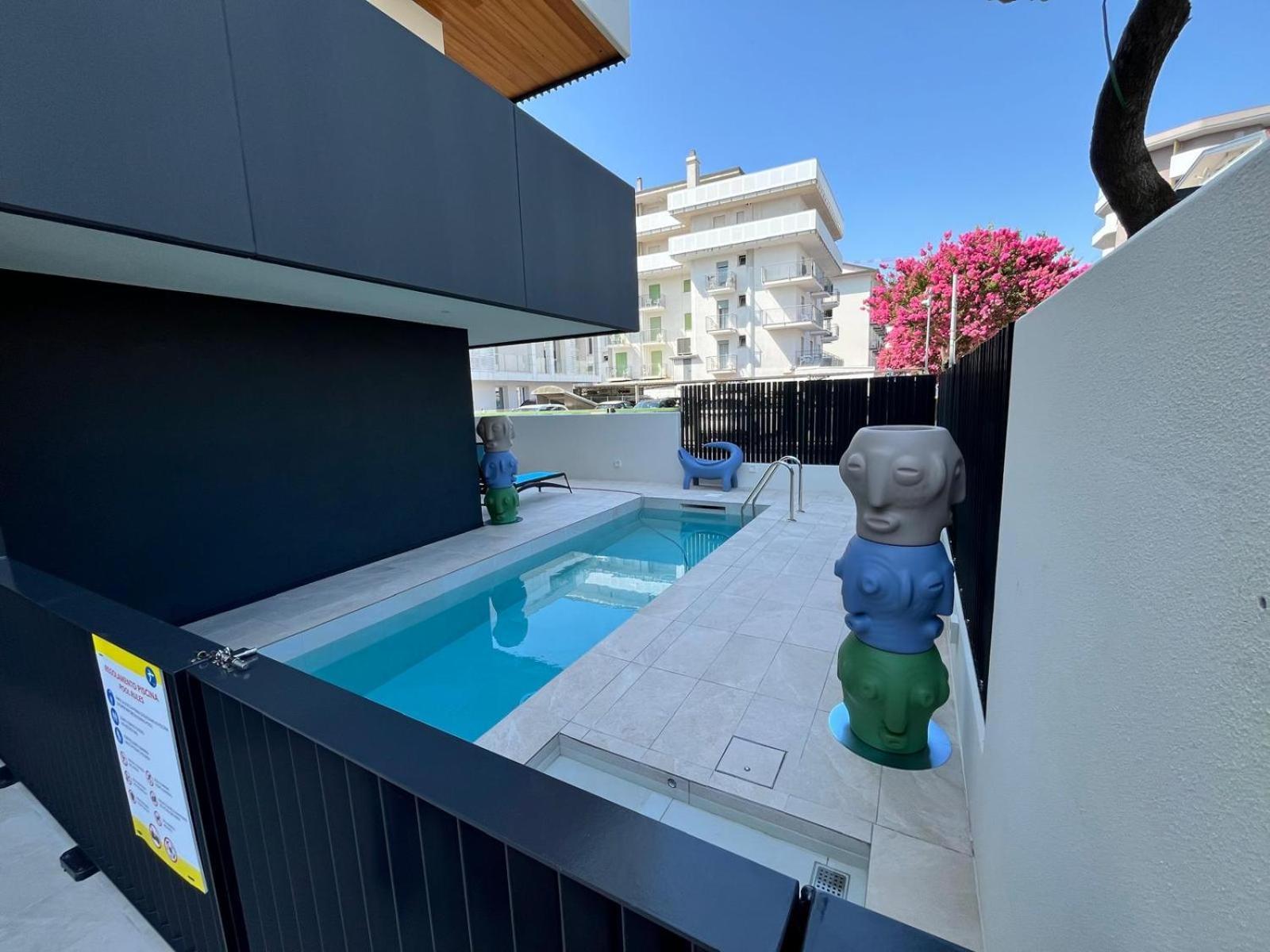 Beach Palace With Small Swimming Pool, Private Beach, Parking ليدو دي يسولو المظهر الخارجي الصورة