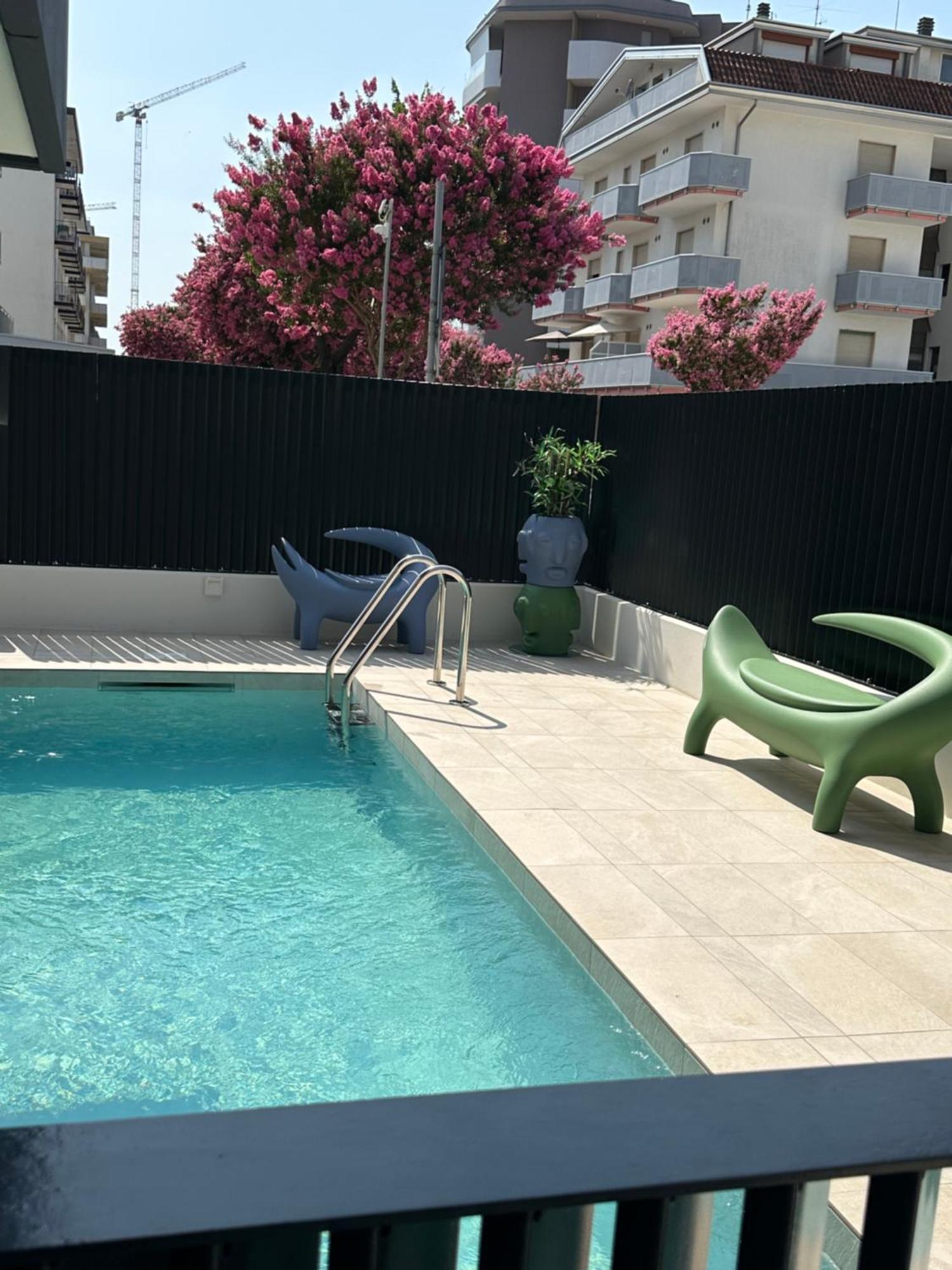 Beach Palace With Small Swimming Pool, Private Beach, Parking ليدو دي يسولو المظهر الخارجي الصورة