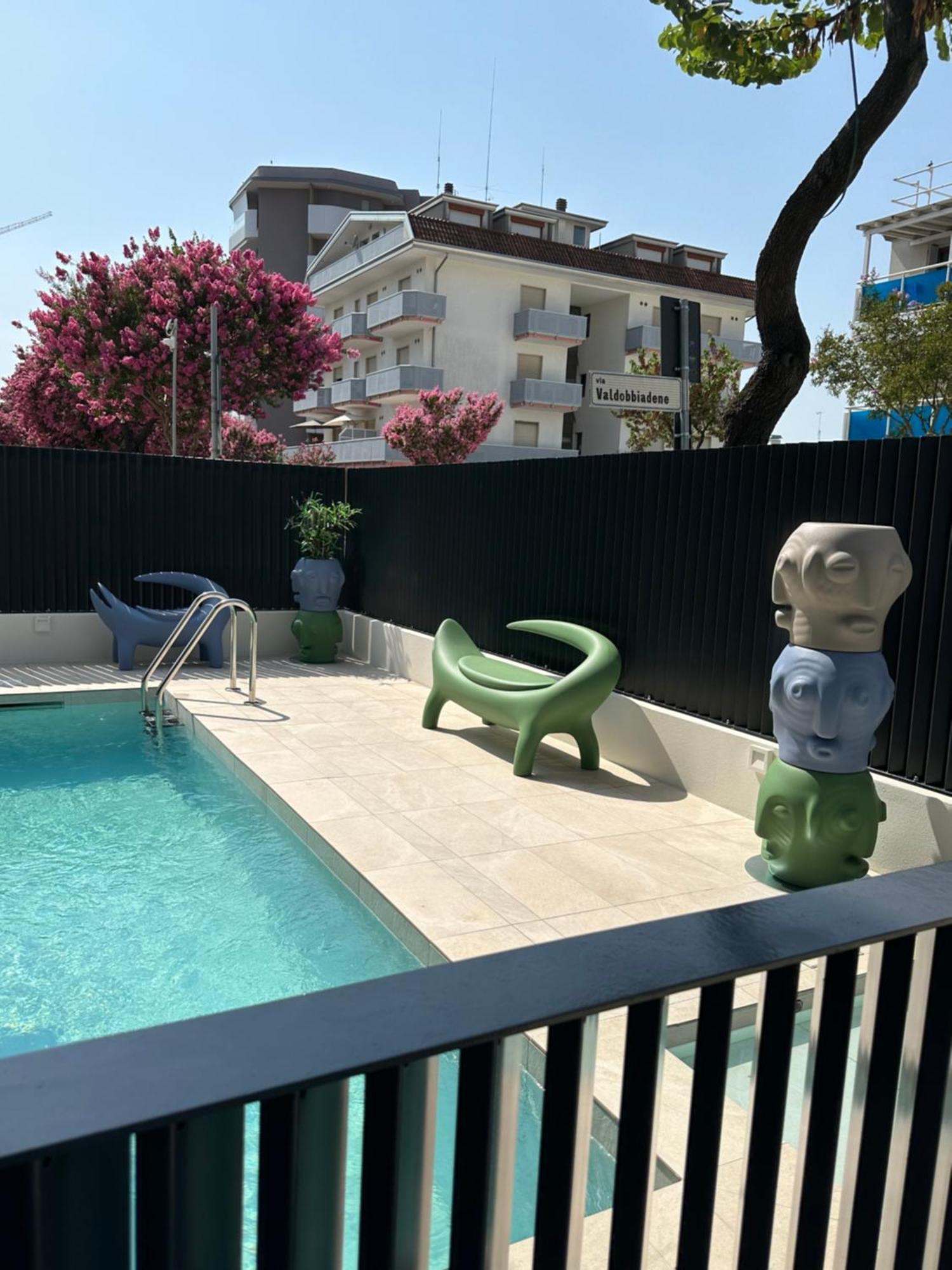 Beach Palace With Small Swimming Pool, Private Beach, Parking ليدو دي يسولو المظهر الخارجي الصورة